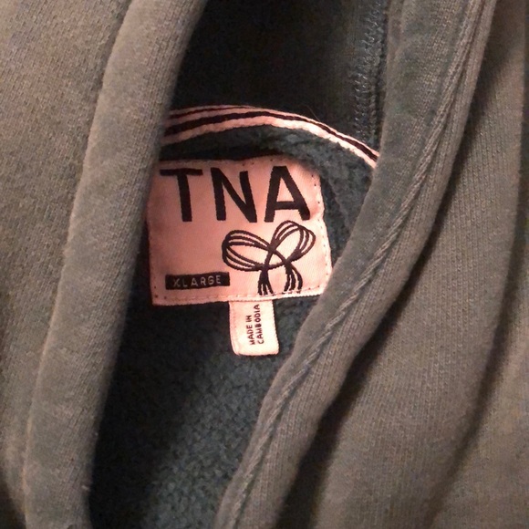 Over sized tna hoodie - Picture 2 of 3